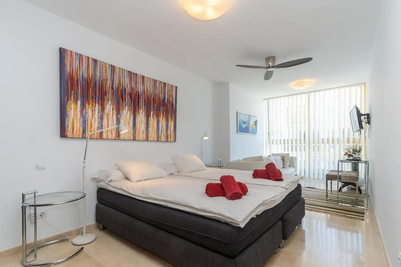 Unique First Line Apartment Marbella Espanha