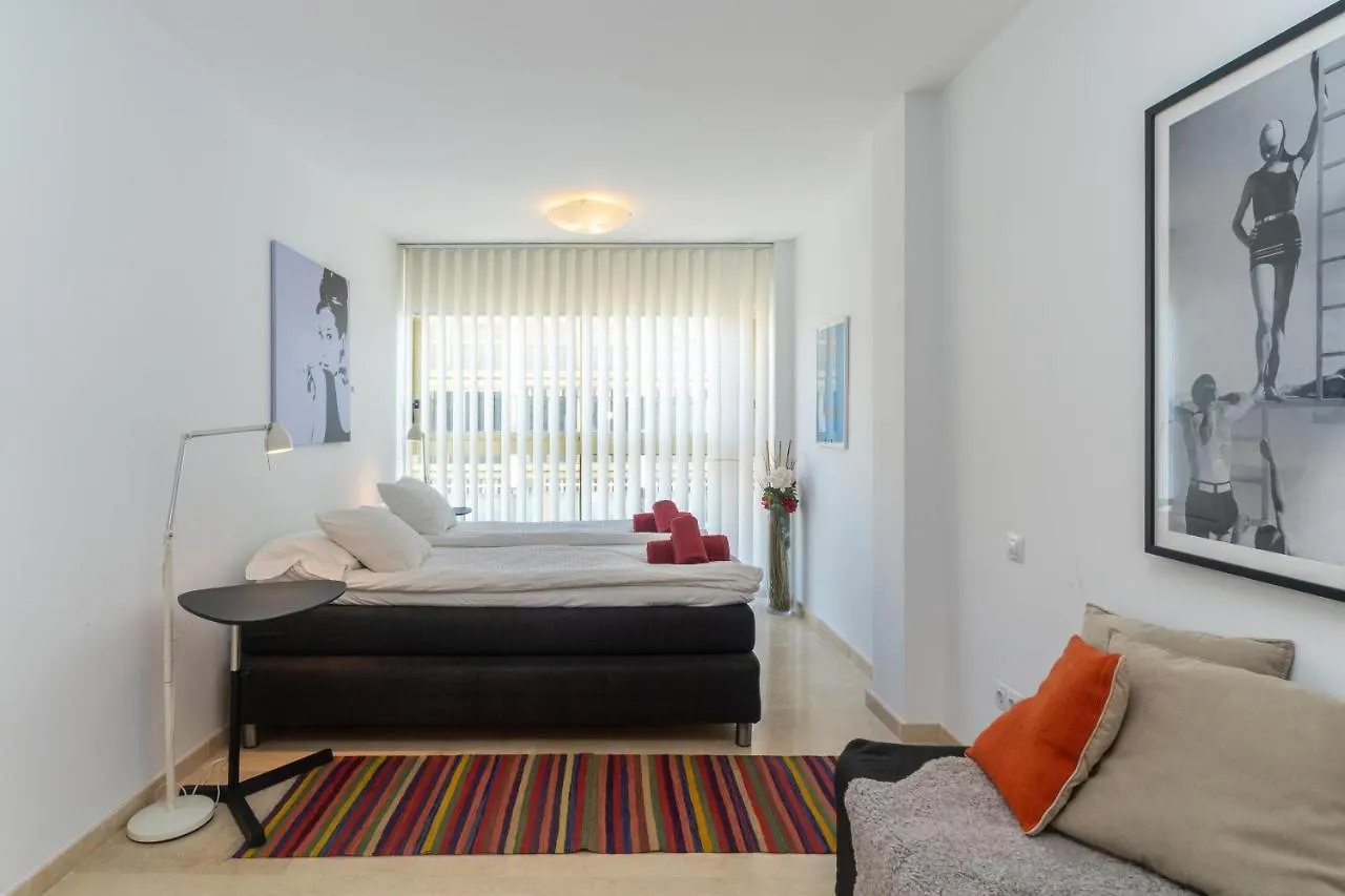 Unique First Line Apartment Марбелья